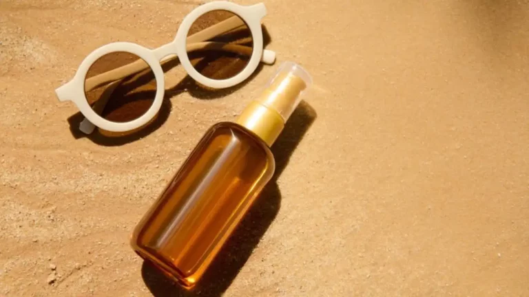 How to use tanning oil to get a flawless desire look?